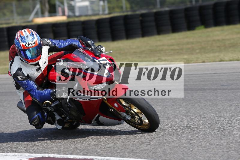 Archiv-2025/49 26.08.2025 Cornu Master School ADR/rot-rouge/37